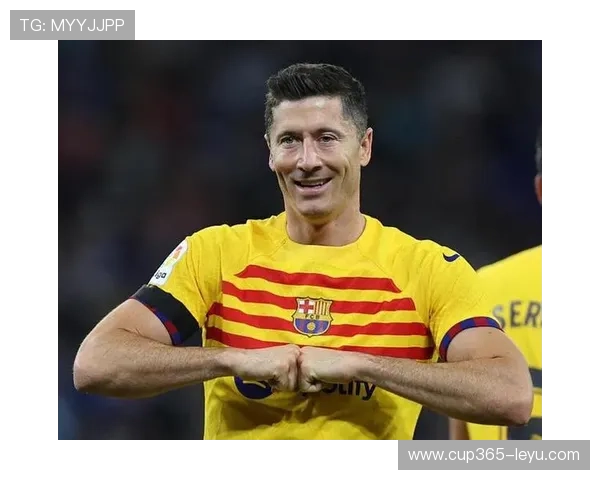 莱万转会风波再起：巴萨、巴黎、曼联谁将胜出？拜仁留人前景堪忧